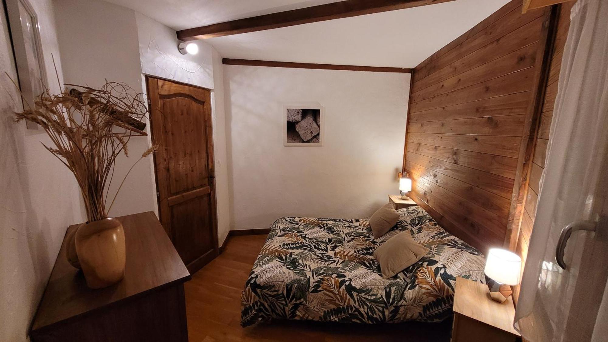 La Maison Ronde Et Ses 2 Cahutes Monthoiron Екстериор снимка