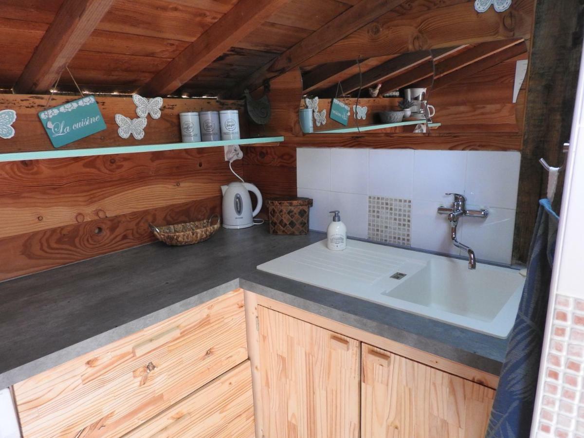 La Maison Ronde Et Ses 2 Cahutes Monthoiron Екстериор снимка